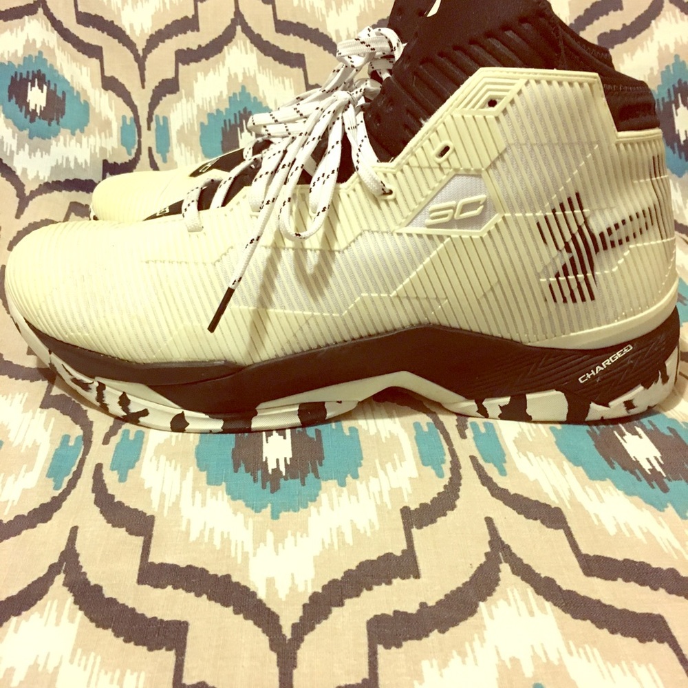 Under armour SC basketball shoes